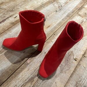 Red Nanamacs suede booties